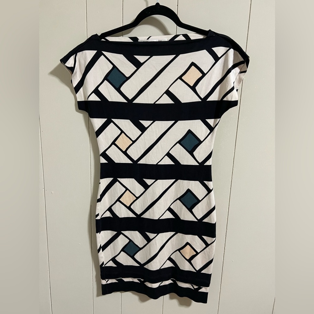 Diane Von Furstenburg size 0 silk color block geometric dress black cream green